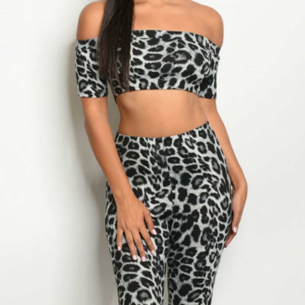 CODIGO BLACK GRAY LEOPARD PRINT TOP & LEGGINGS SET - Picture 3 of 10